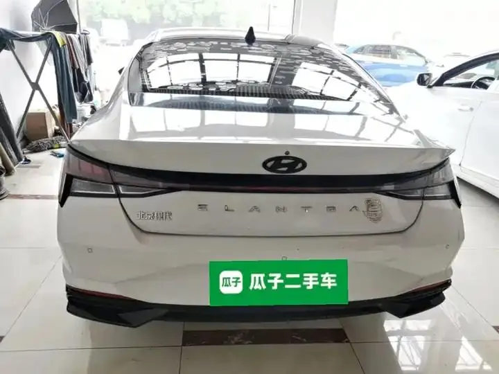 Elantra 2021 1.5L CVT Luxury Edition 6