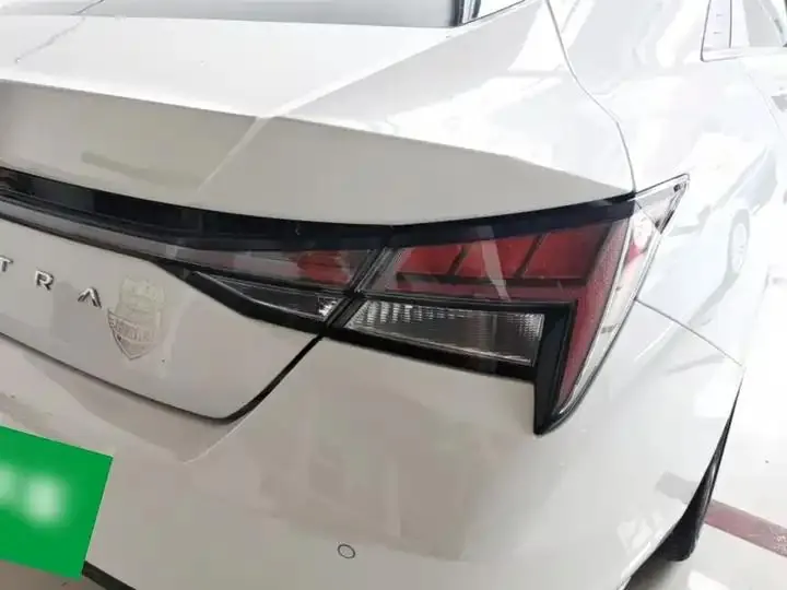 Elantra 2021 1.5L CVT Luxury Edition 8