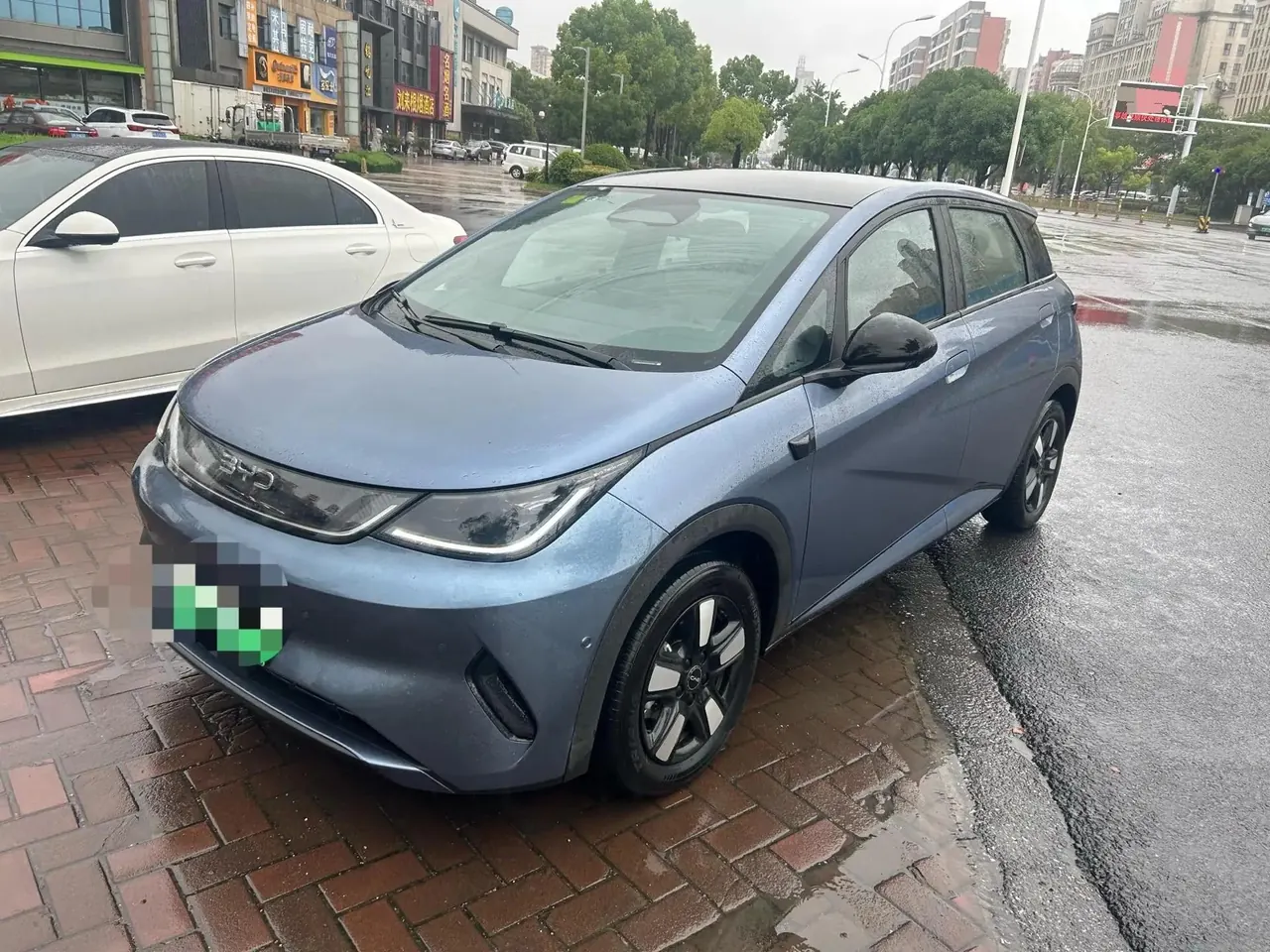 BYD 2025 Dolphin Smart Driving 410km Fashion Automatic Gear - View 1