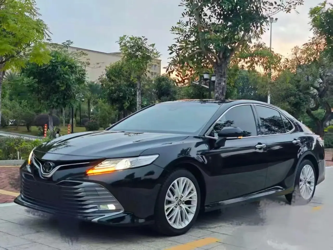 Camry 2019 facelift 2.5G Deluxe Edition - View 1