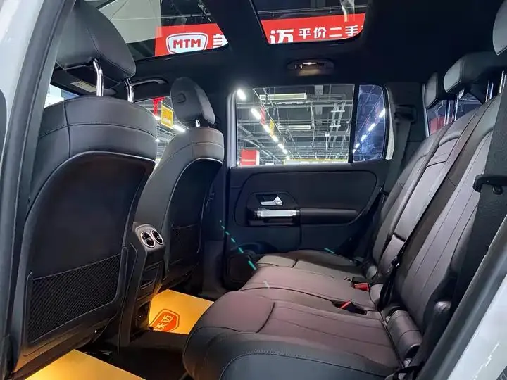 Mercedes Benz GLB 2022 model changed to 2 GLB 200 dynamic model 11