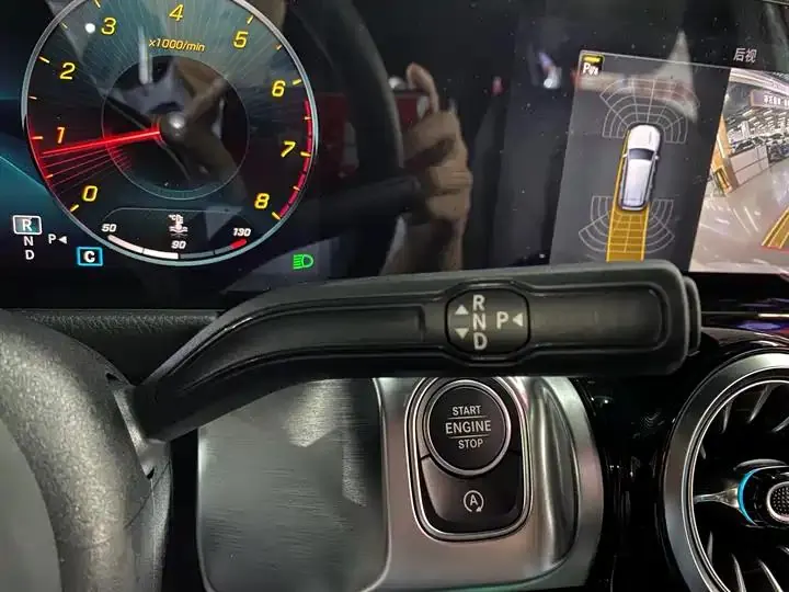Mercedes Benz GLB 2022 model changed to 2 GLB 200 dynamic model 12