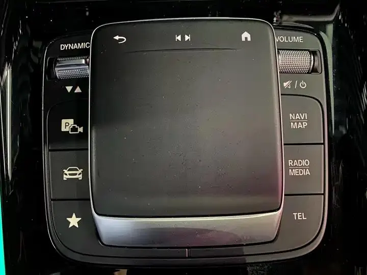 Mercedes Benz GLB 2022 model changed to 2 GLB 200 dynamic model 15