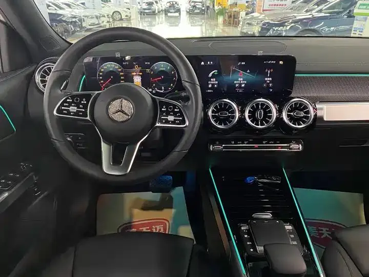 Mercedes Benz GLB 2022 model changed to 2 GLB 200 dynamic model 16