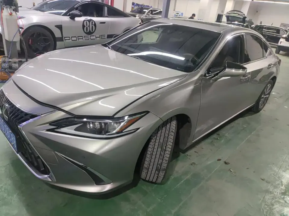 Lexus ES 2023 model 200 Premium Edition - View 1