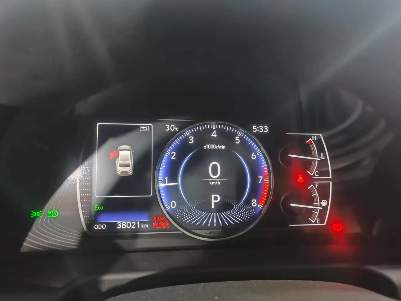 Lexus ES 2023 model 200 Premium Edition 6