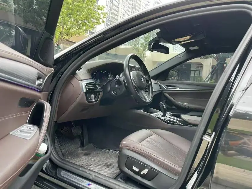 BMW 5 Series 2021 Modified 530Li Leading M Sports Suit 4