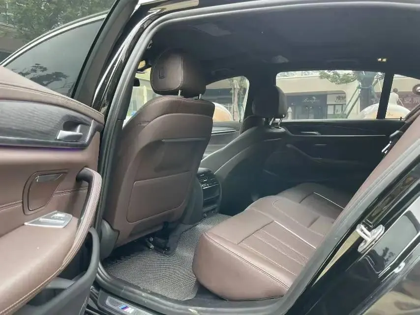 BMW 5 Series 2021 Modified 530Li Leading M Sports Suit 6