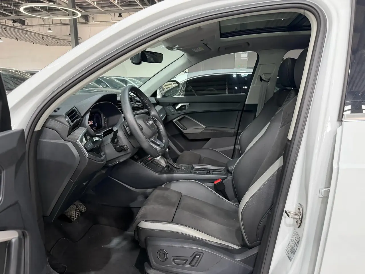 Audi Q3 2021 model 35 TFSI Fashion Dynamic Edition 3