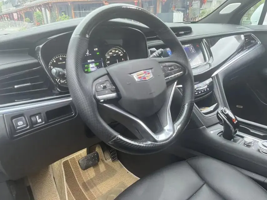 Cadillac XT6 2021 28T Seven-seat Fashion Model 3
