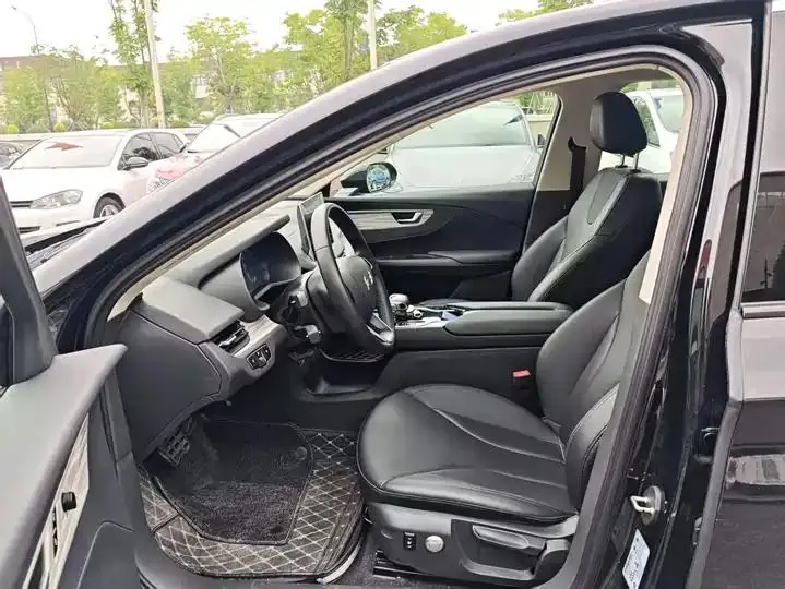 HongQi E-QM5 2023 620km PLUS 4