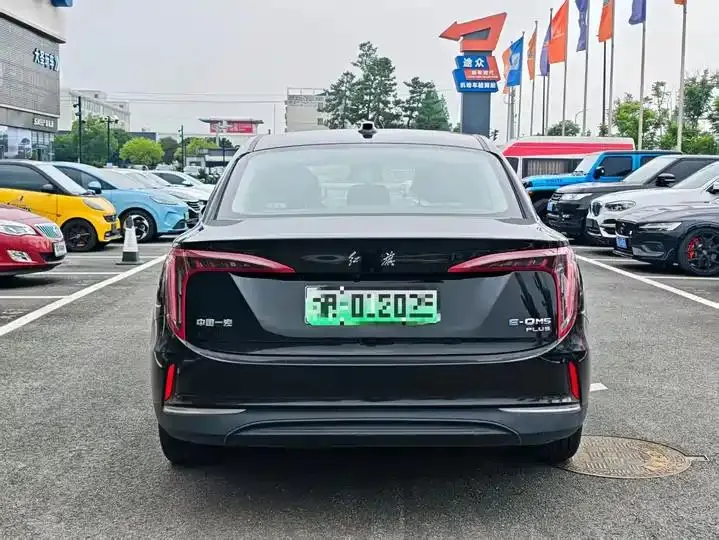 HongQi E-QM5 2023 620km PLUS 8