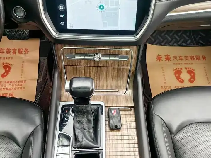Roewe RX8 2019 30T intelligent network two-wheel drive super flagship edition 8