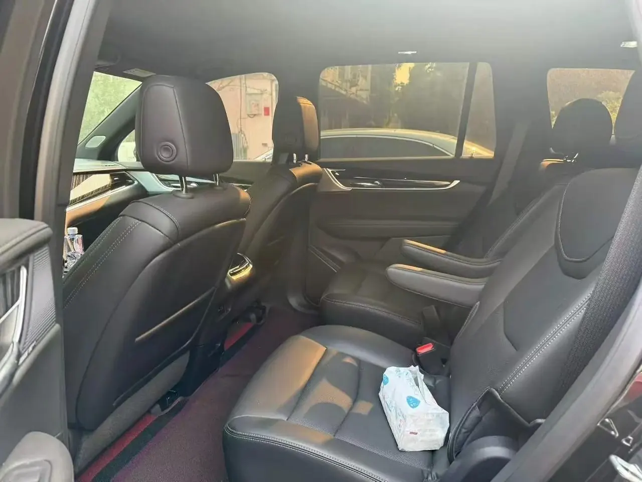 Cadillac XT6 2022 2.0T 6-seat 2-drive luxury model 5