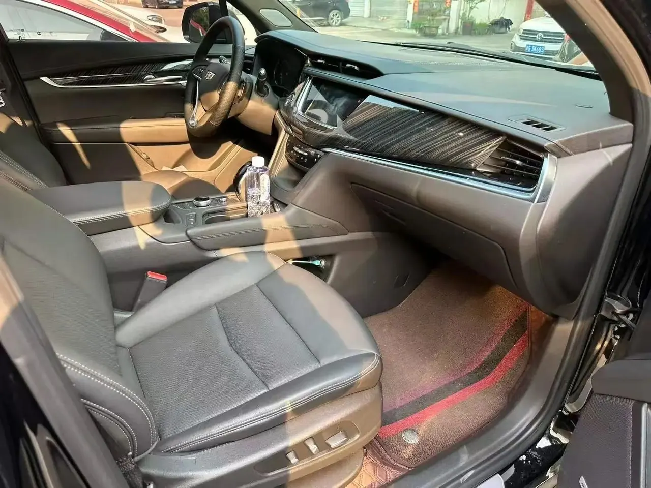 Cadillac XT6 2022 2.0T 6-seat 2-drive luxury model 6