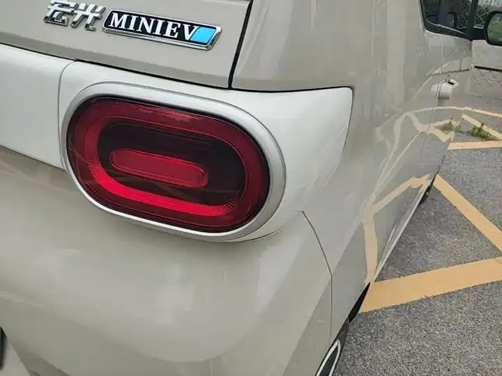 Hongguang MINIEV 2024 3rd Generation 215km Youth Edition 8