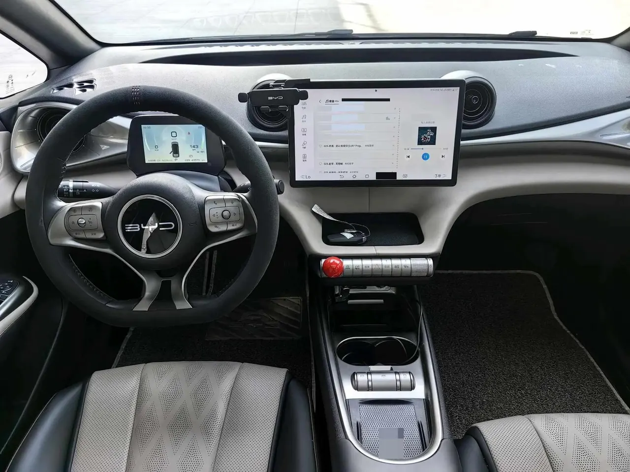 BYD 2023 Dolphin 420km Fashion Edition Automatic 6