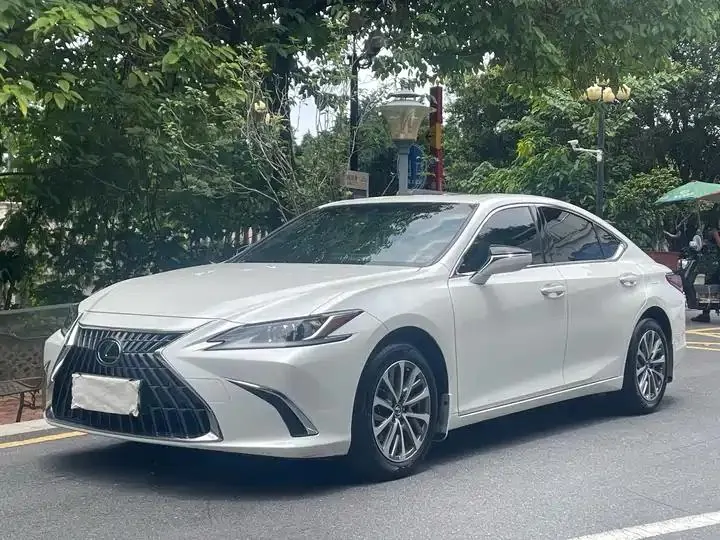 Lexus ES 2023 model 200 Premium Edition - View 1