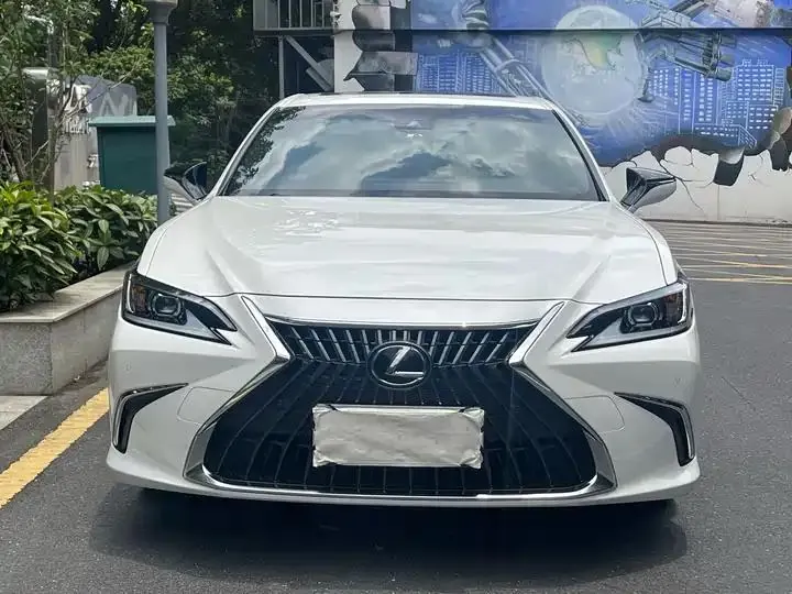 Lexus ES 2023 model 200 Premium Edition 2