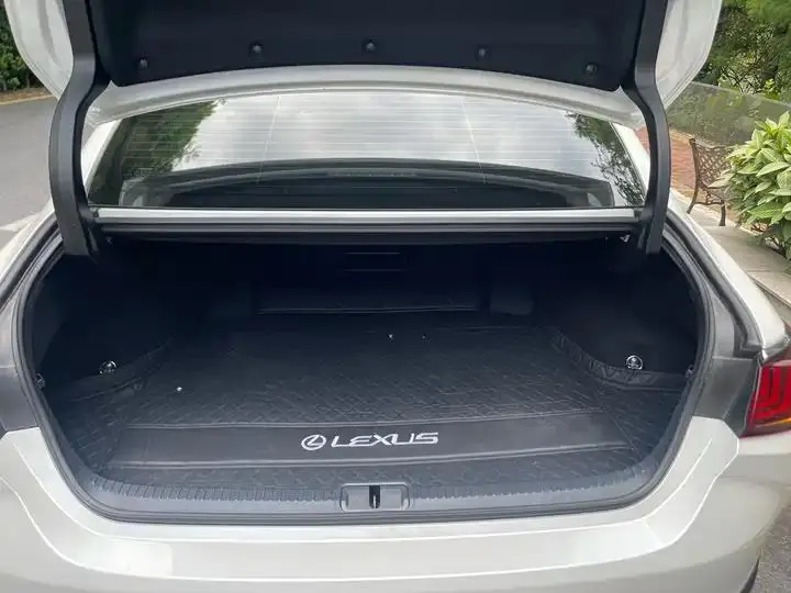Lexus ES 2023 model 200 Premium Edition 24