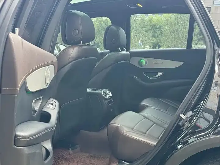 Mercedes Benz GLC 2022 GLC 260 L 4MATIC Luxury 19