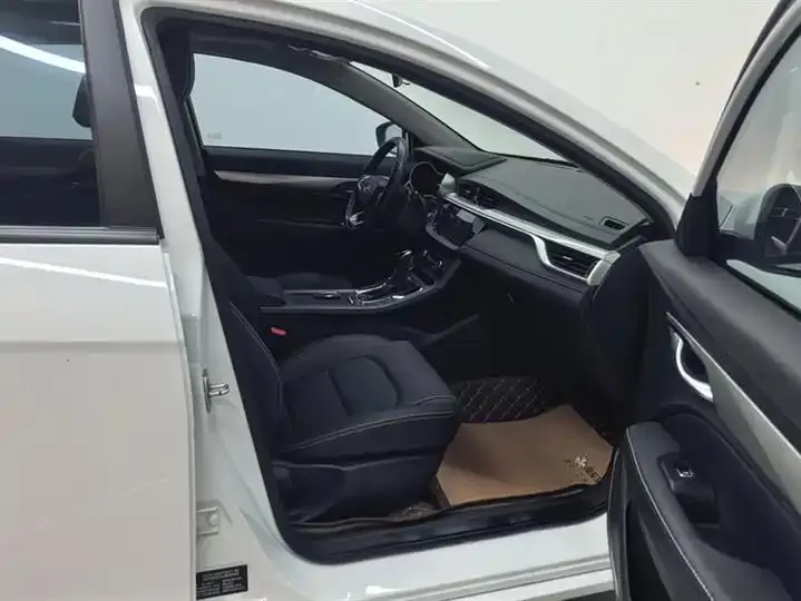 Emgrand 2020 1.5L CVT Luxury Model 8