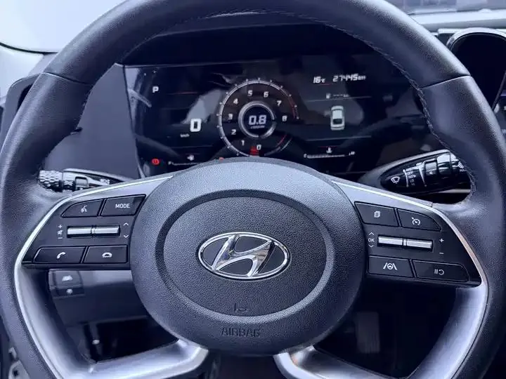 Elantra 2022 1.5L CVT Luxury Edition 10