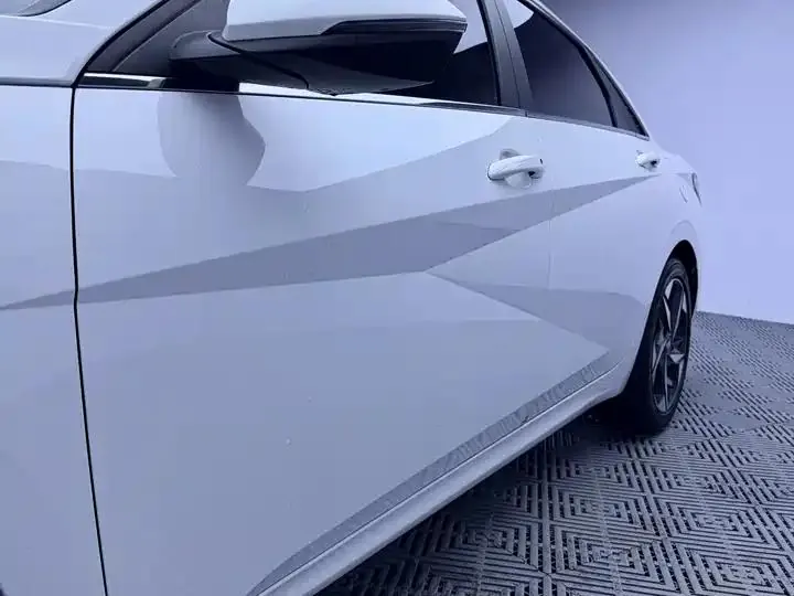 Elantra 2022 1.5L CVT Luxury Edition 6