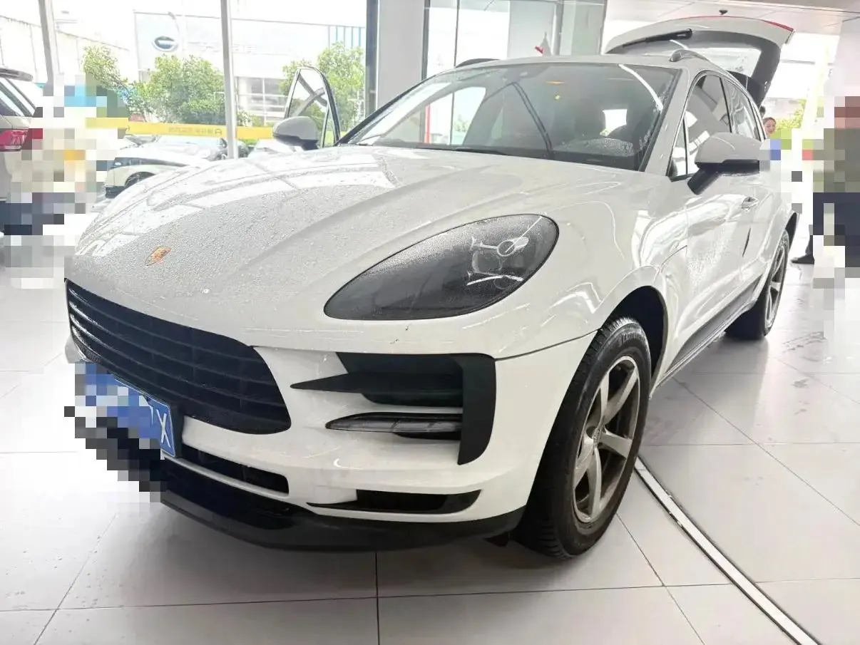Open image lightbox: Macan 2018 Macan 2.0T