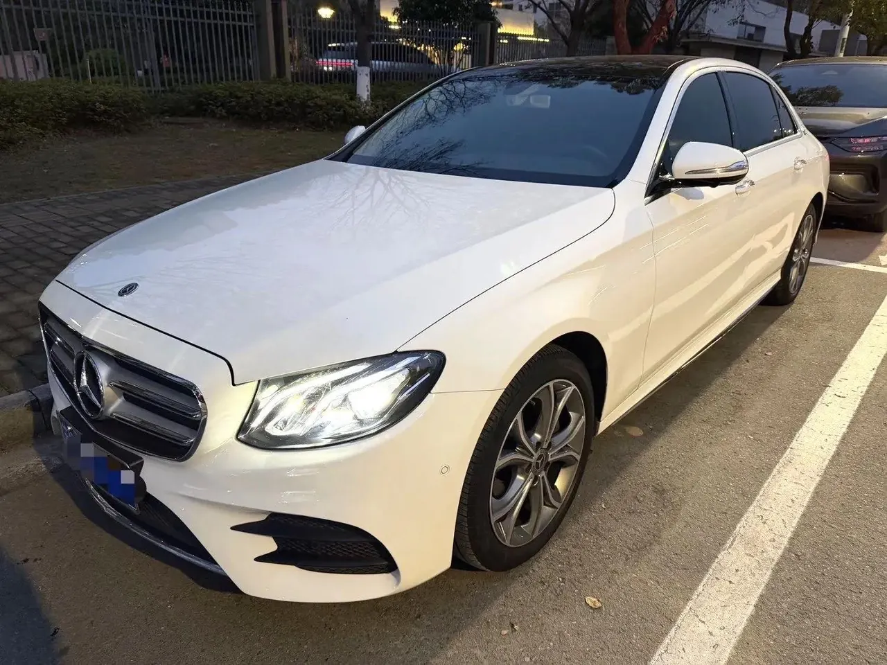 Mercedes Benz E-Class 2020 E 300 L Sports Fashion - View 1