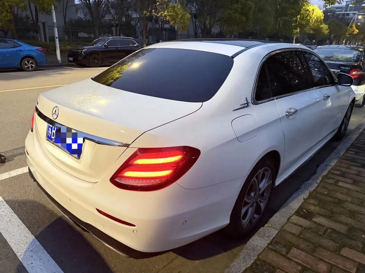 Mercedes Benz E-Class 2020 E 300 L Sports Fashion 3