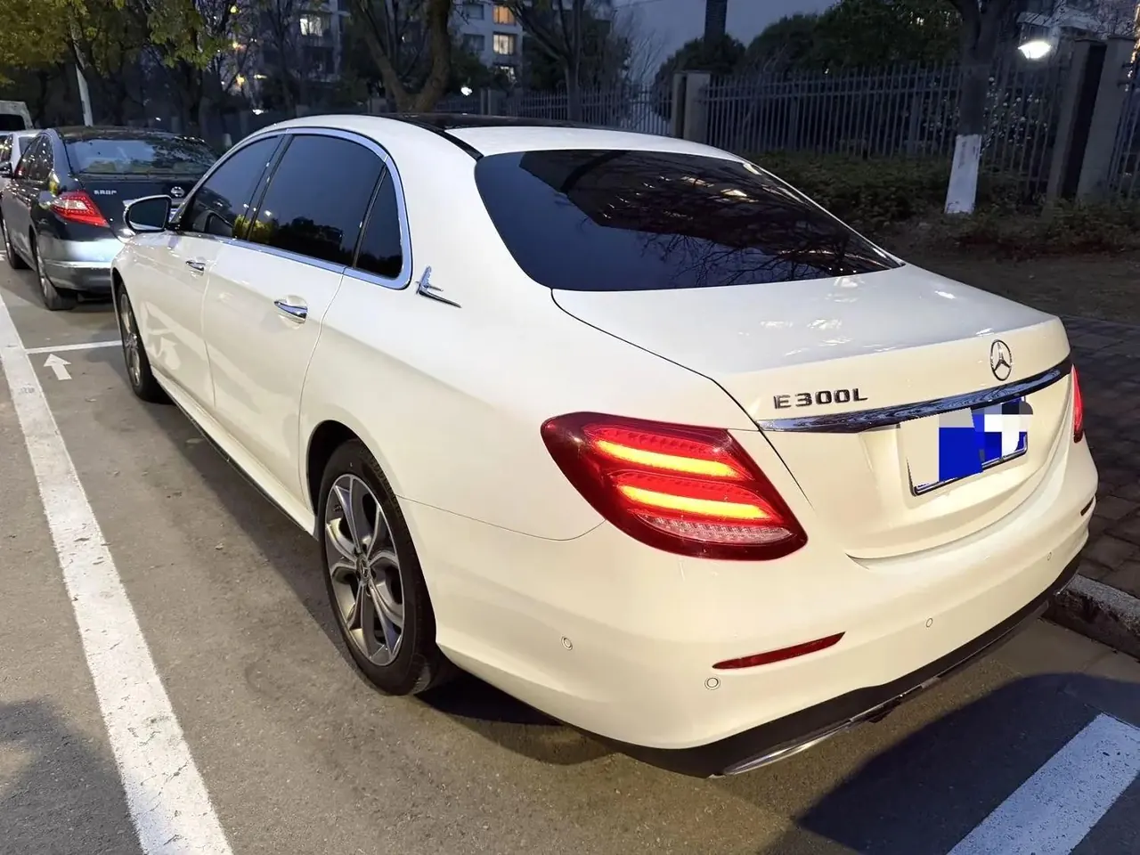 Mercedes Benz E-Class 2020 E 300 L Sports Fashion 4