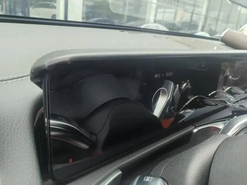 Mercedes Benz GLB 2021 model GLB 200 Sport version 5