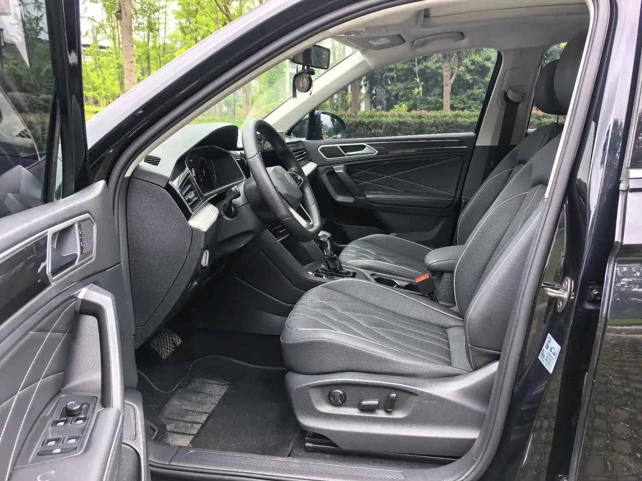Tiguan L 2022 330TSI Automatic Two-Drive Smart Edition 4