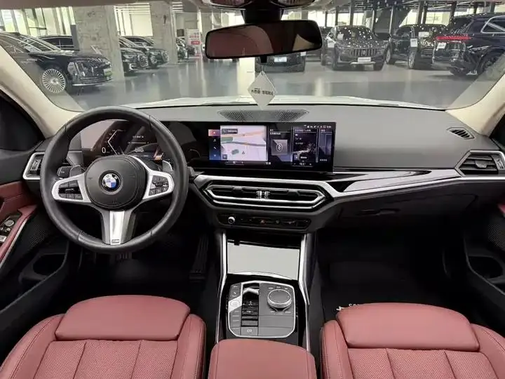 BMW 3 Series 2023 model 320Li M Sport Package 11