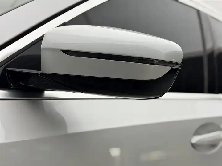 BMW 3 Series 2023 model 320Li M Sport Package 24