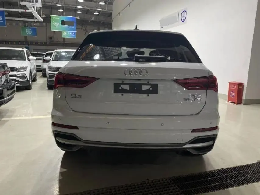 Audi 2023 Q3 1.4TFSI 35TFSI Fashion Dynamic Automatic 3