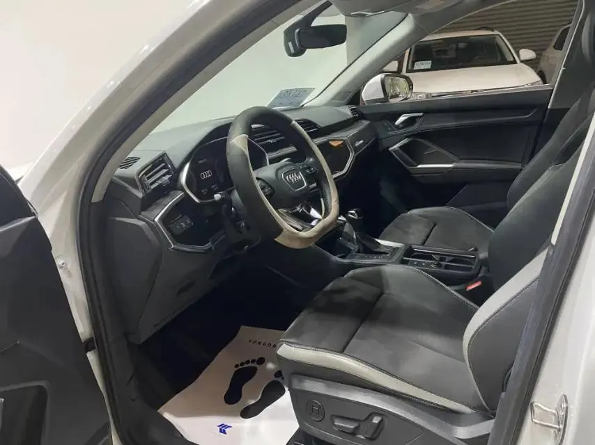 Audi 2023 Q3 1.4TFSI 35TFSI Fashion Dynamic Automatic 7