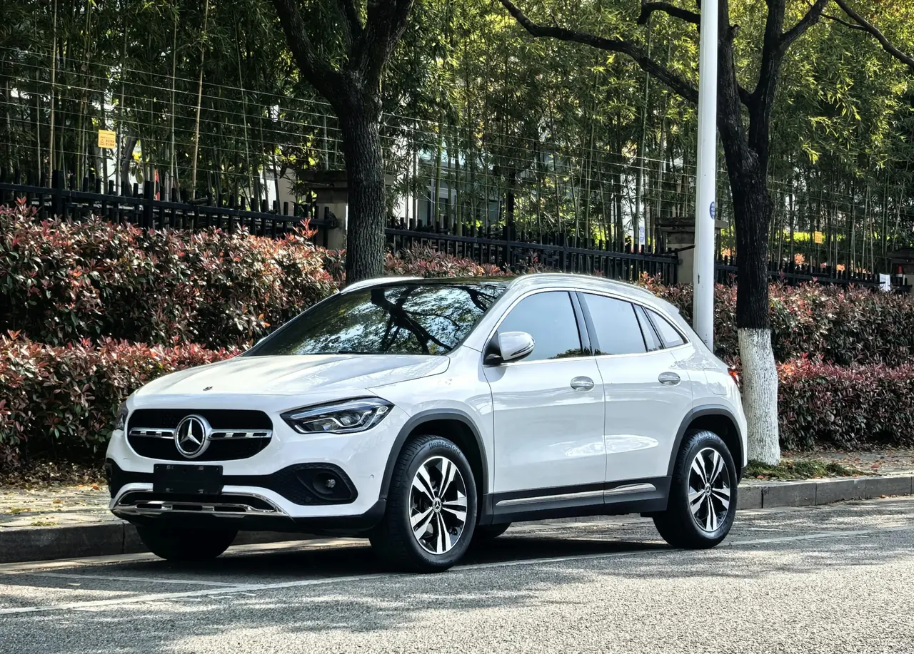 Mercedes Benz GLA 2023 GLA 220 - View 1