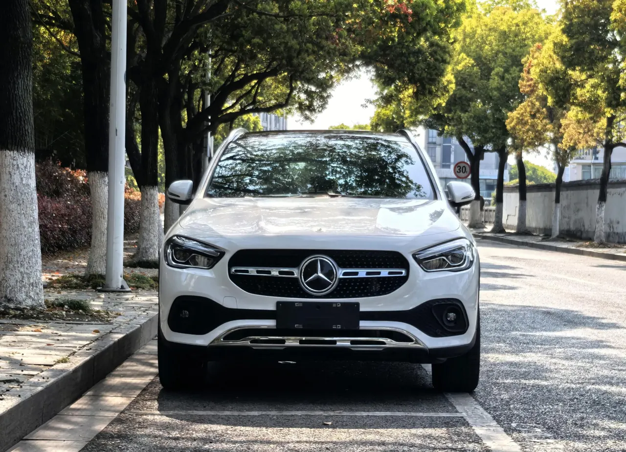 Mercedes Benz GLA 2023 GLA 220 2