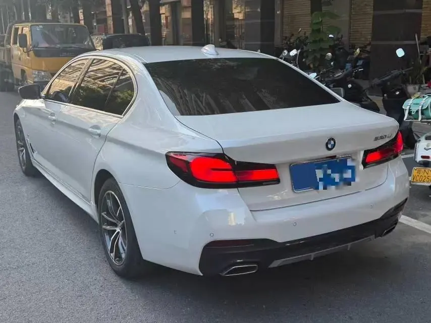 BMW 5 Series 2022 Model Facelift II 525Li Luxury Package 4