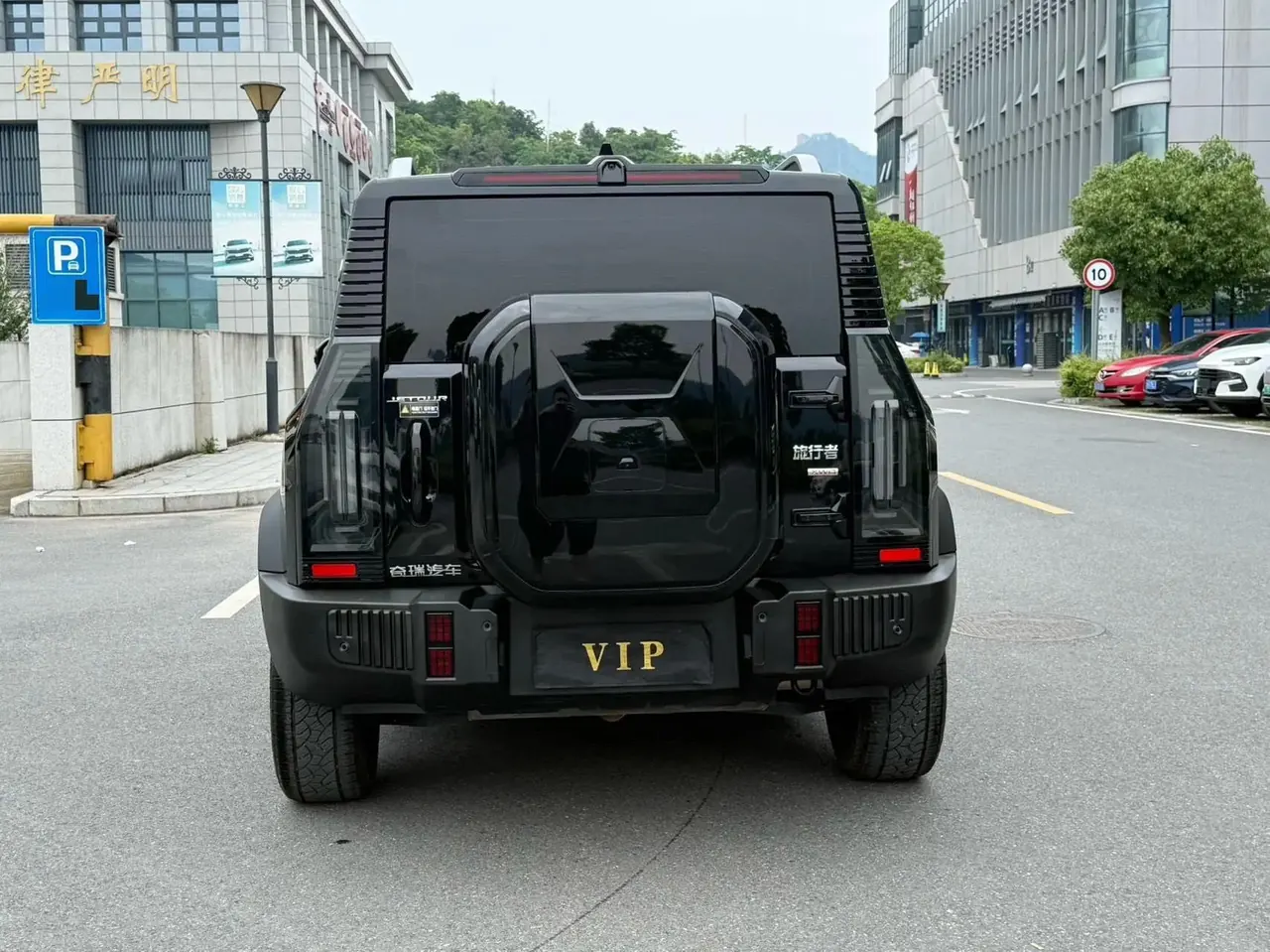 Jetour 2024 Traveler 2.0T Four-wheel Drive Through PRO Entertainment Edition Automatic Gear 6