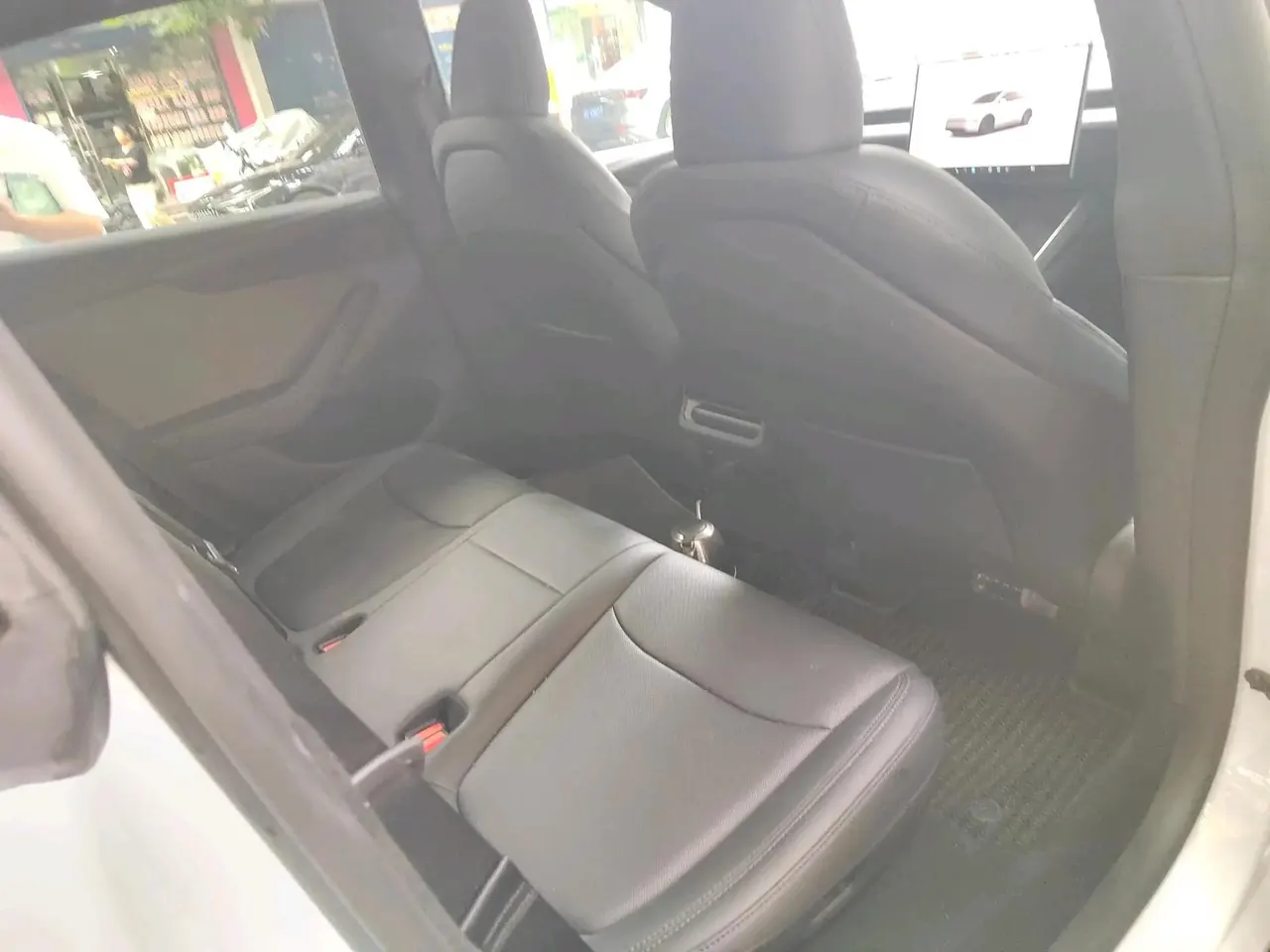 Tesla 2025 Model Y Rear-Wheel Drive Automatic 4