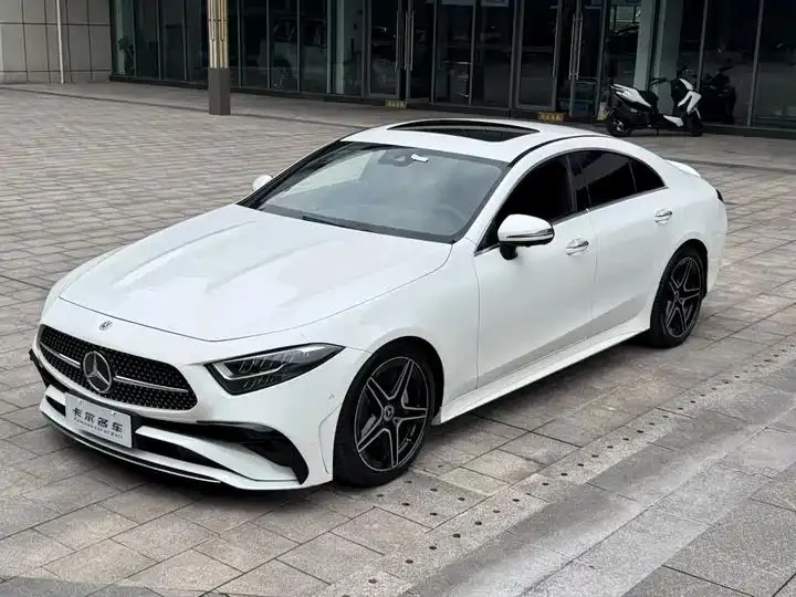Открыть галерею: Mercedes Benz CLS 2022 CLS 300 Luxury