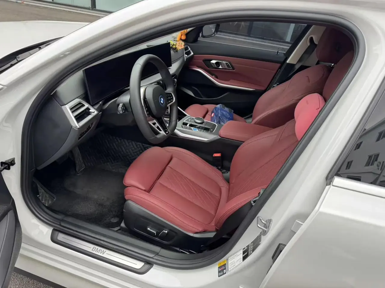 BMW 2025 i3 eDrive 35 L automatic gear 3