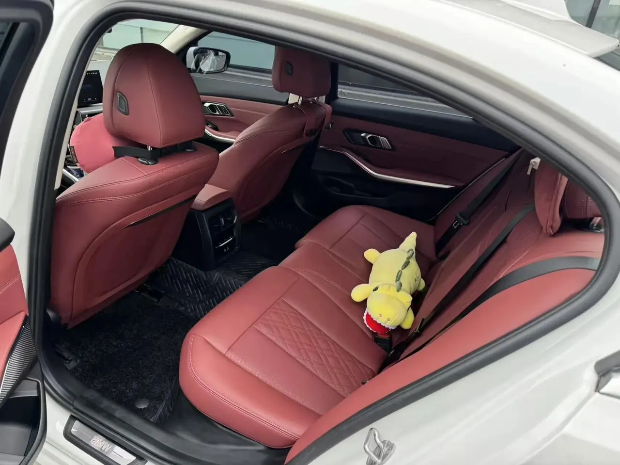 BMW 2025 i3 eDrive 35 L automatic gear 4