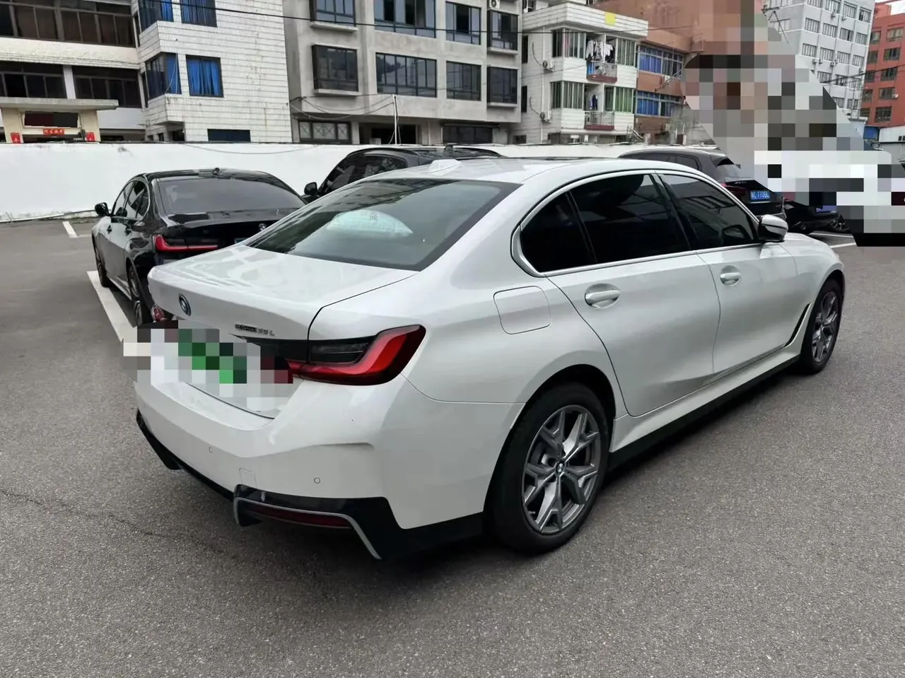 BMW 2025 i3 eDrive 35 L automatic gear 5
