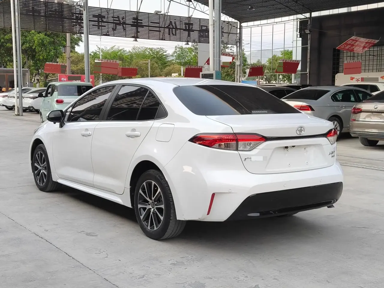 Levin 2022 185T CVT Luxury Edition 4