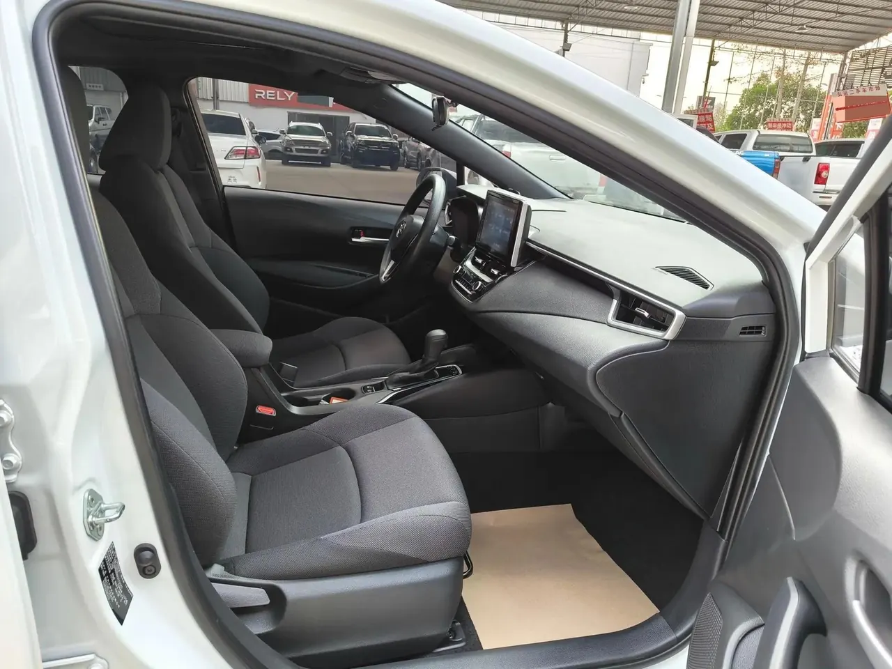 Levin 2022 185T CVT Luxury Edition 7
