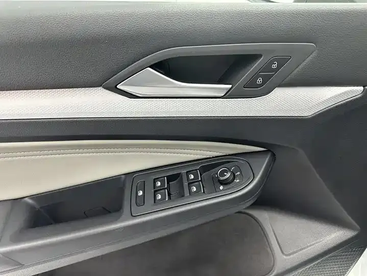 Golf 2021 280TSI DSG Pro 8